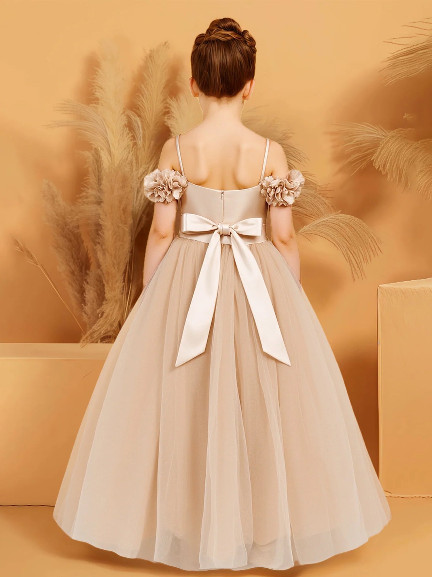 Spaghetti Strap Off Shoulder 3D Floral Solid Back Oversized Satin Bow Champagne Tulle Maxi Flower Girl Dresses