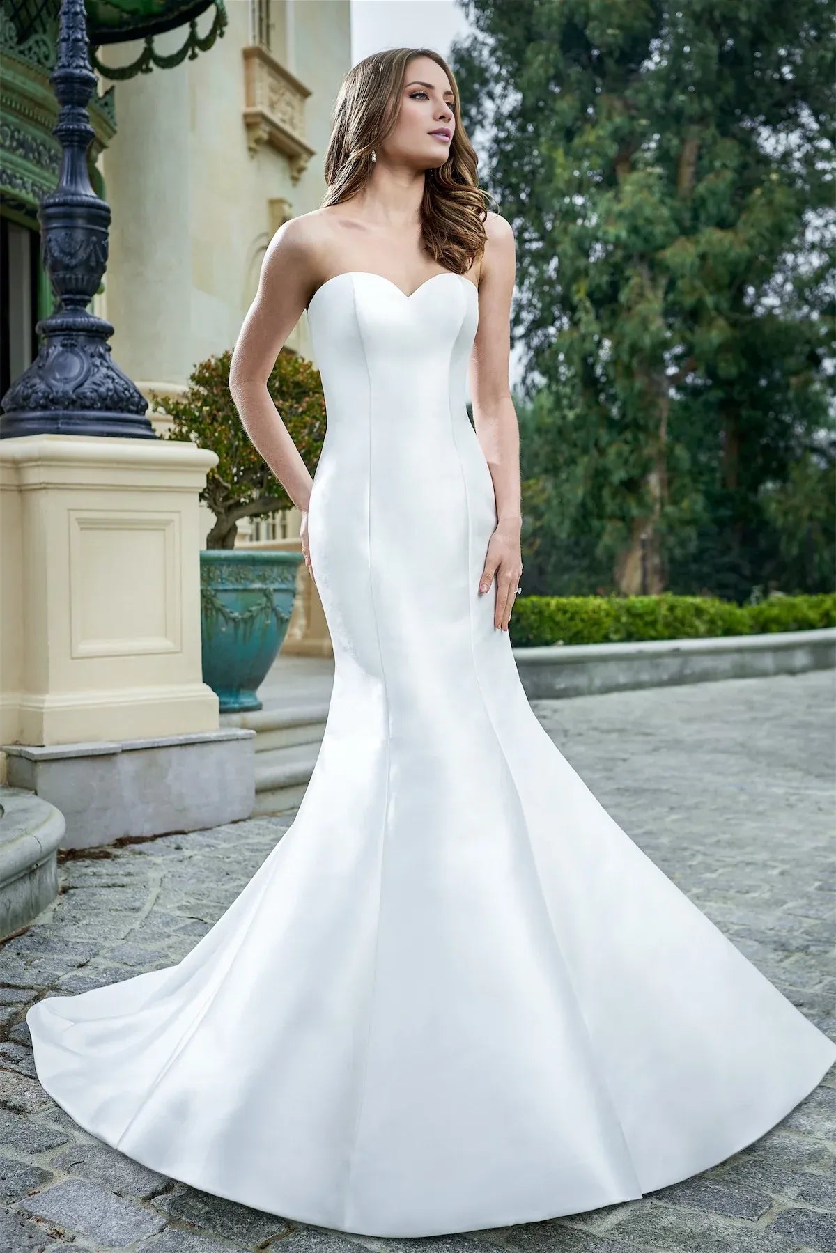 Strapless Sweetheart Satin Mermaid Wedding Dress With Pearl‑Button‑Back Detail