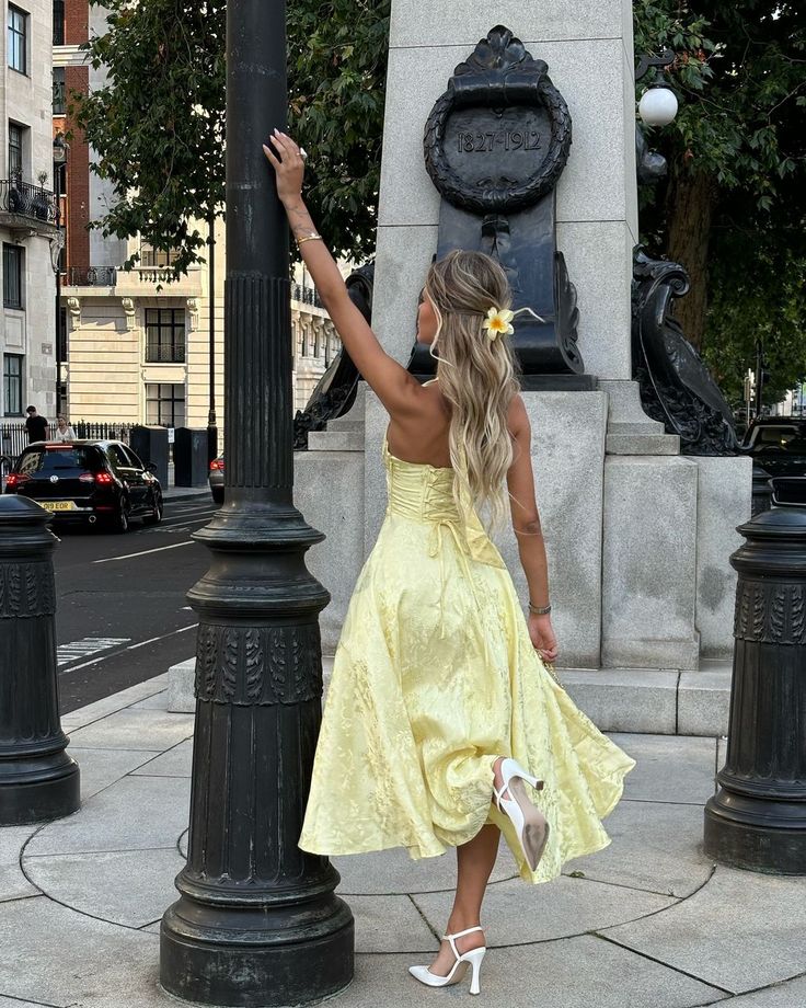 Sunny Midi Halter-Neck Sleeveless Corset Wedding Guest Dress