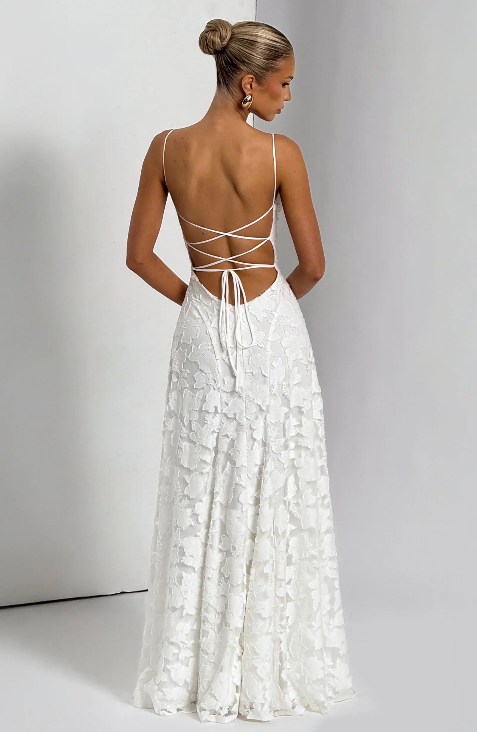 Thin Spaghetti Strap Square Neck Cross Lace Up Back 3D Floral Lace Mermaid White Maxi Wedding Guest Dresses