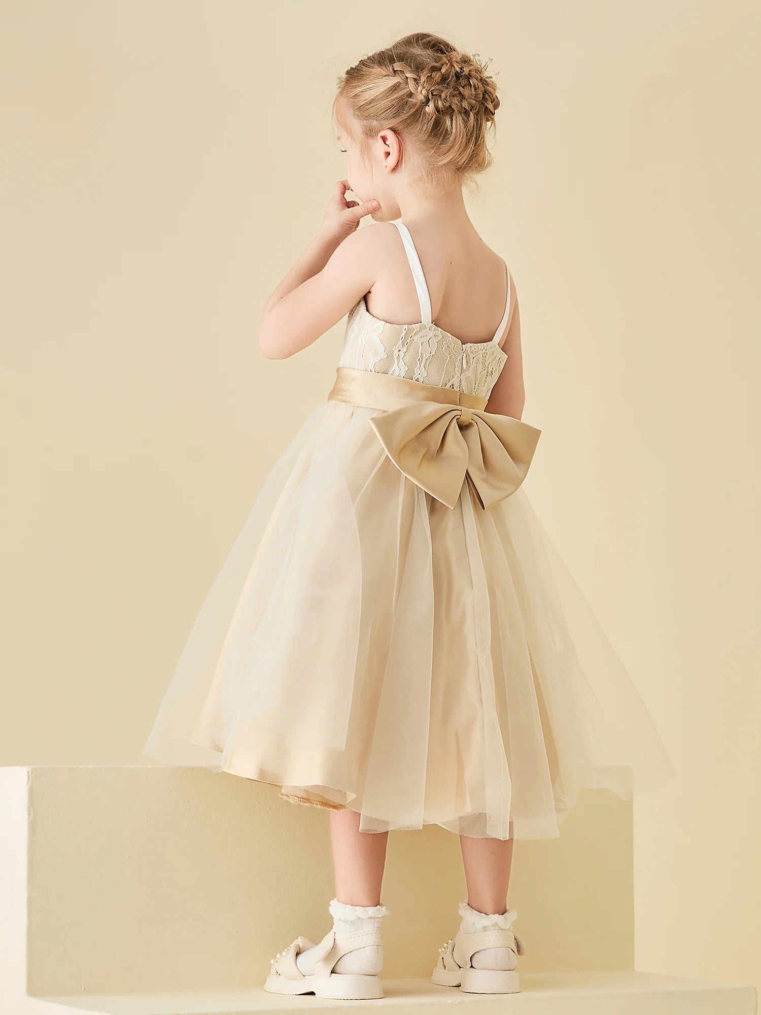 Thin Spaghetti Strap White Floral Lace Champagne Satin Waist Big Back Bow Champagne Tulle Midi Swing Flower Girl Dresses