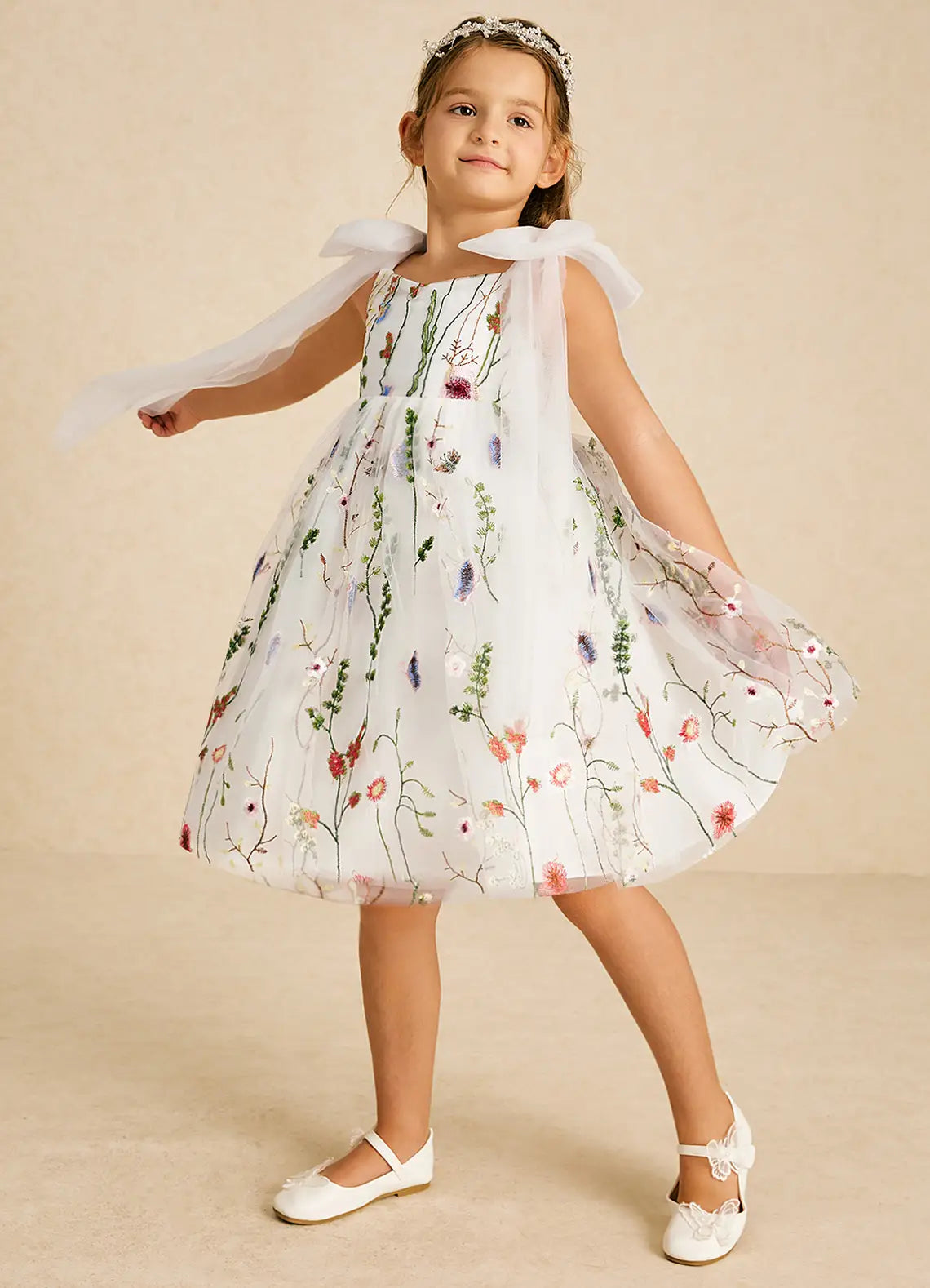 Tulle Bow Strap Square Back Wildflower Embroidery White Tulle Knee Length Flower Girl Dresses