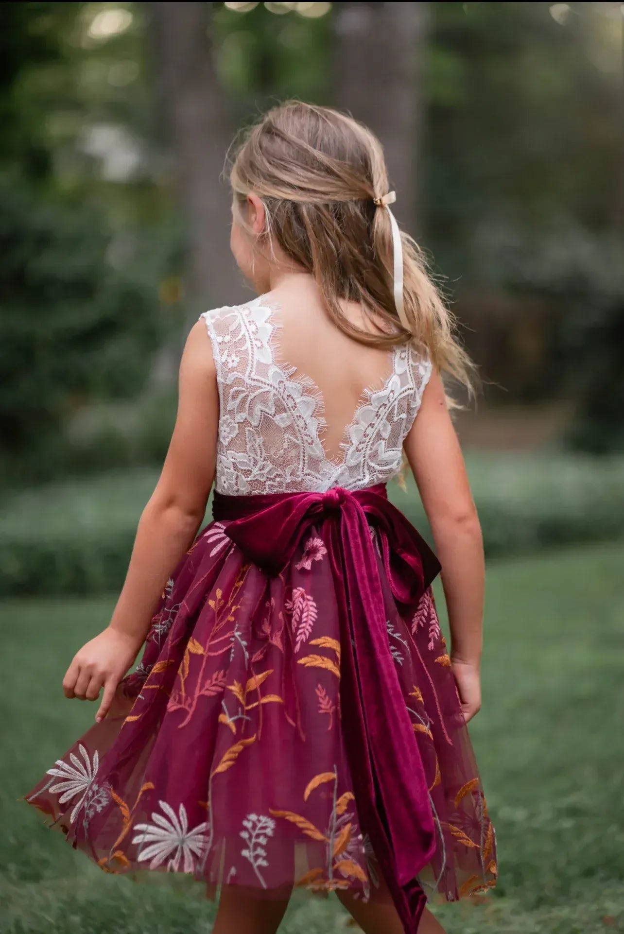 Vibrant A-Line Scoop Neck Sleeveless V-Back Knee-Length Outdoor Flower Girl Dress