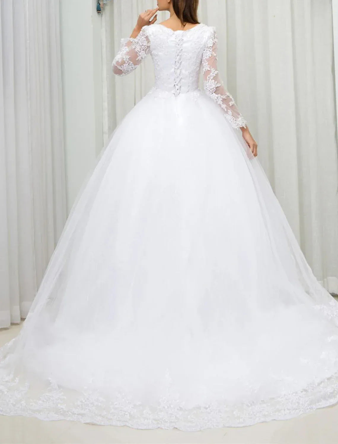 Vintage Long Sleeve Scalloped V Lace Bodice Tulle Ball Gown Wedding Dress With Corset Back Scalloped Lace Hem Chapel Train