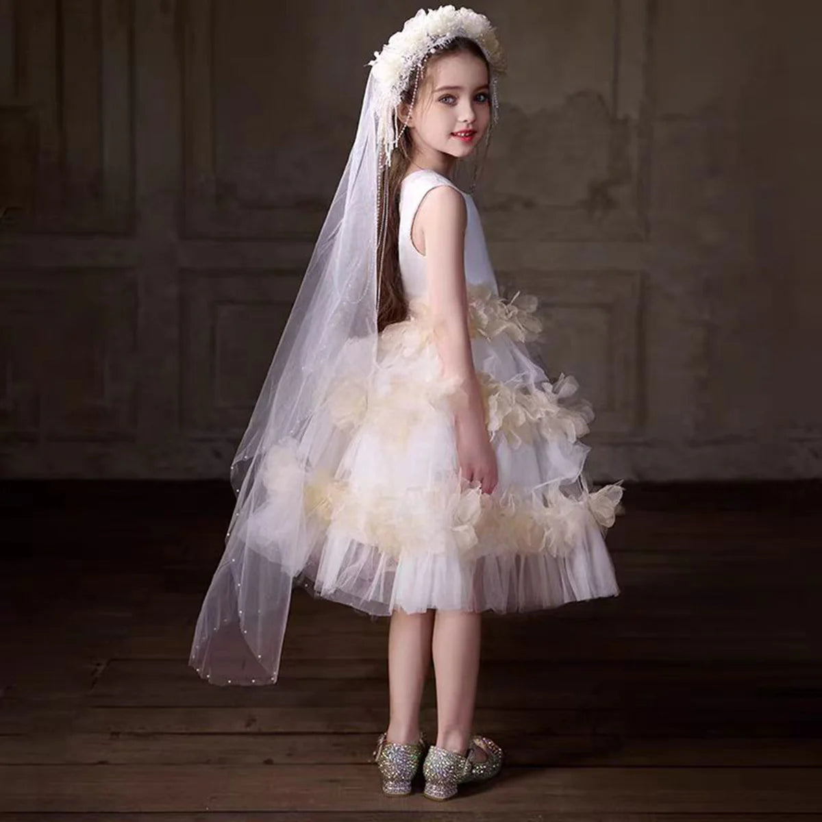 O-Neck Lace Tulle Flower Girl Dress with Veil Sleeveless