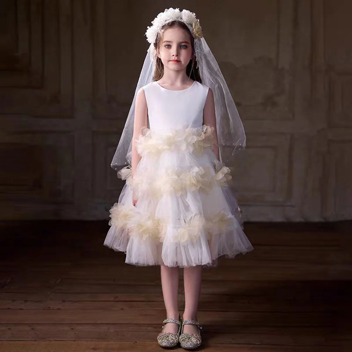 O-Neck Lace Tulle Flower Girl Dress with Veil Sleeveless