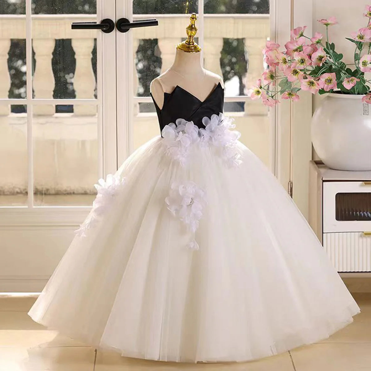 Applique Black Top White Tulle Flower Girl Dress Sleeveless