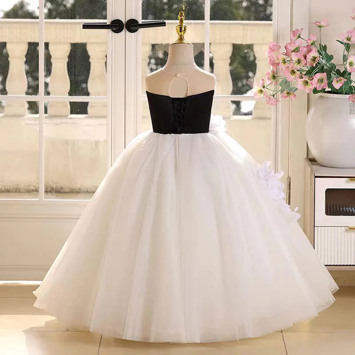 Applique Black Top White Tulle Flower Girl Dress Sleeveless