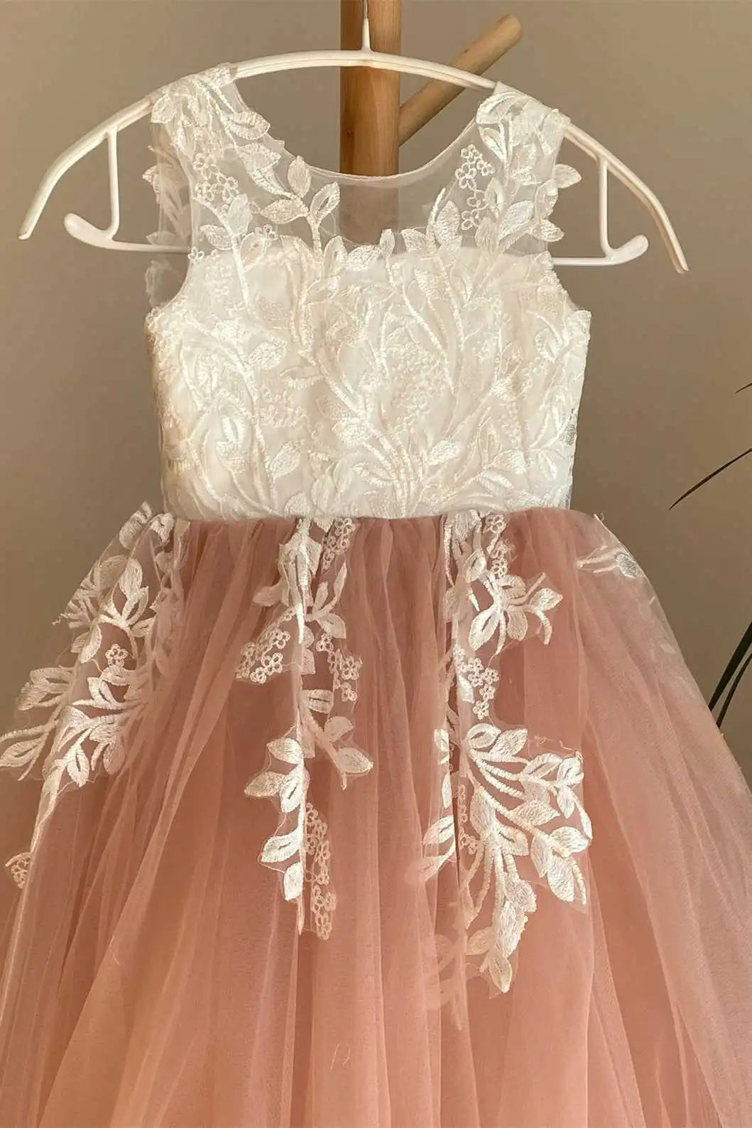 Wedding Flower Girl Dress A Line Crew Neck Sleeveless V-Back Floor Length with Lace Appliques Exquisite Elegant Girl Communion Formal Dress Princess Dress
