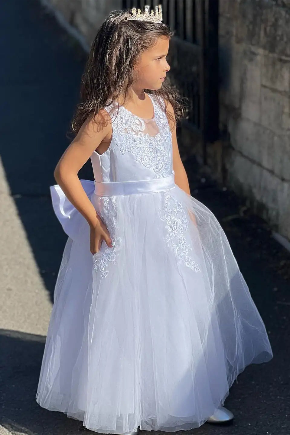 Wedding Flower Girl Dress A Line Round Neck Sleeveless Lace Appliques with Bow Elegant Girl Communion Formal Dress Princess Dress