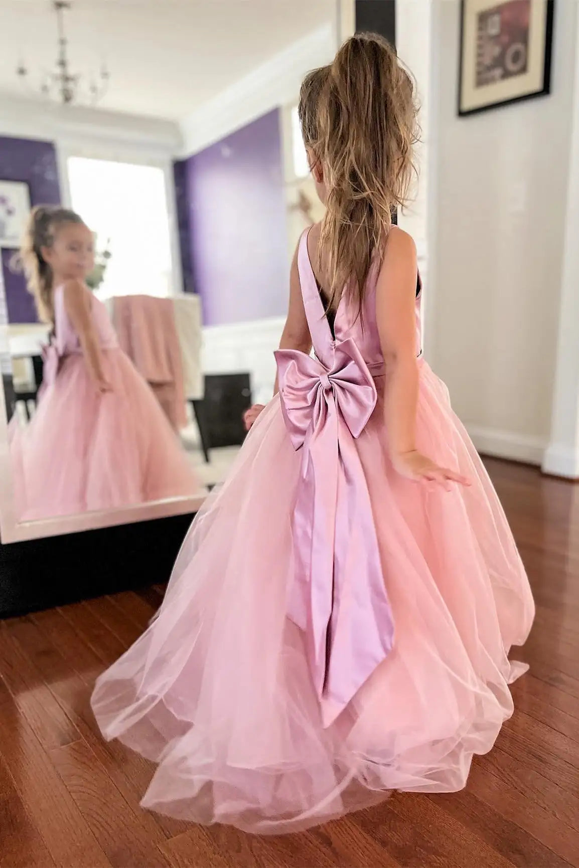 Wedding Flower Girl Dress A Line V-Neck Sleeveless V-Back With Bow Floor Length Cute Elegant Girl Communion Formal Dress Princess Dress