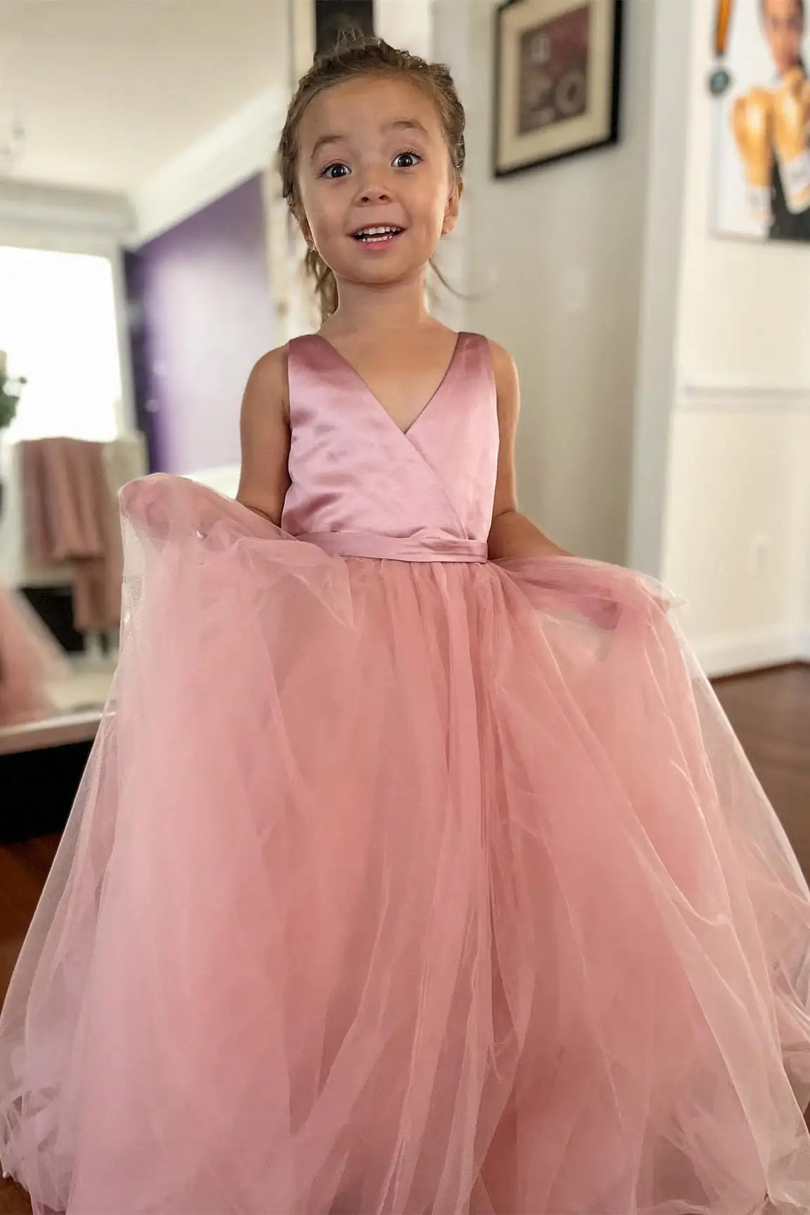 Wedding Flower Girl Dress A Line V-Neck Sleeveless V-Back With Bow Floor Length Cute Elegant Girl Communion Formal Dress Princess Dress