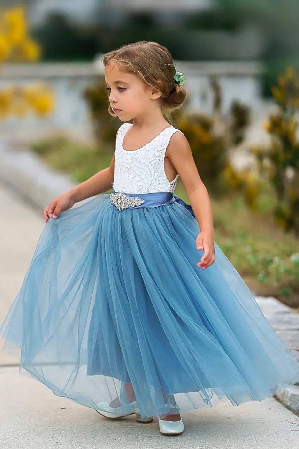 Whimsical A-Line Round Neck Sleeveless V-Back Floor-Length Outdoor Flower Girl Dress