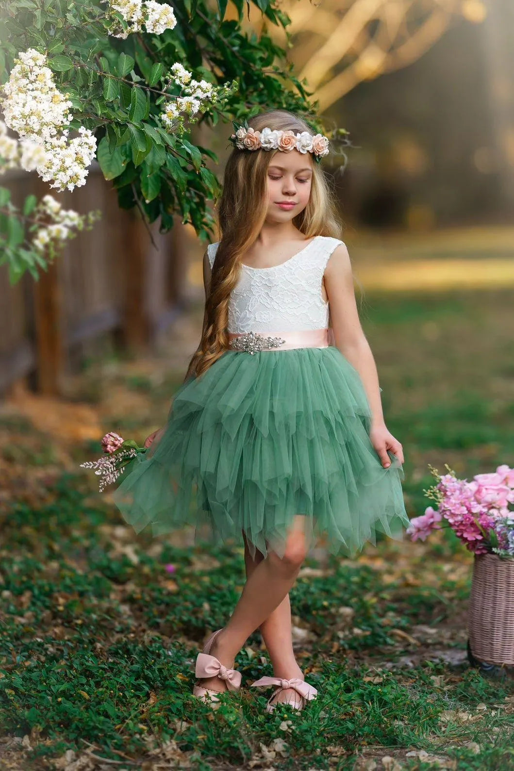 Whimsical A-Line Round Neck Sleeveless V-Back Knee-Length Outdoor Flower Girl Dress