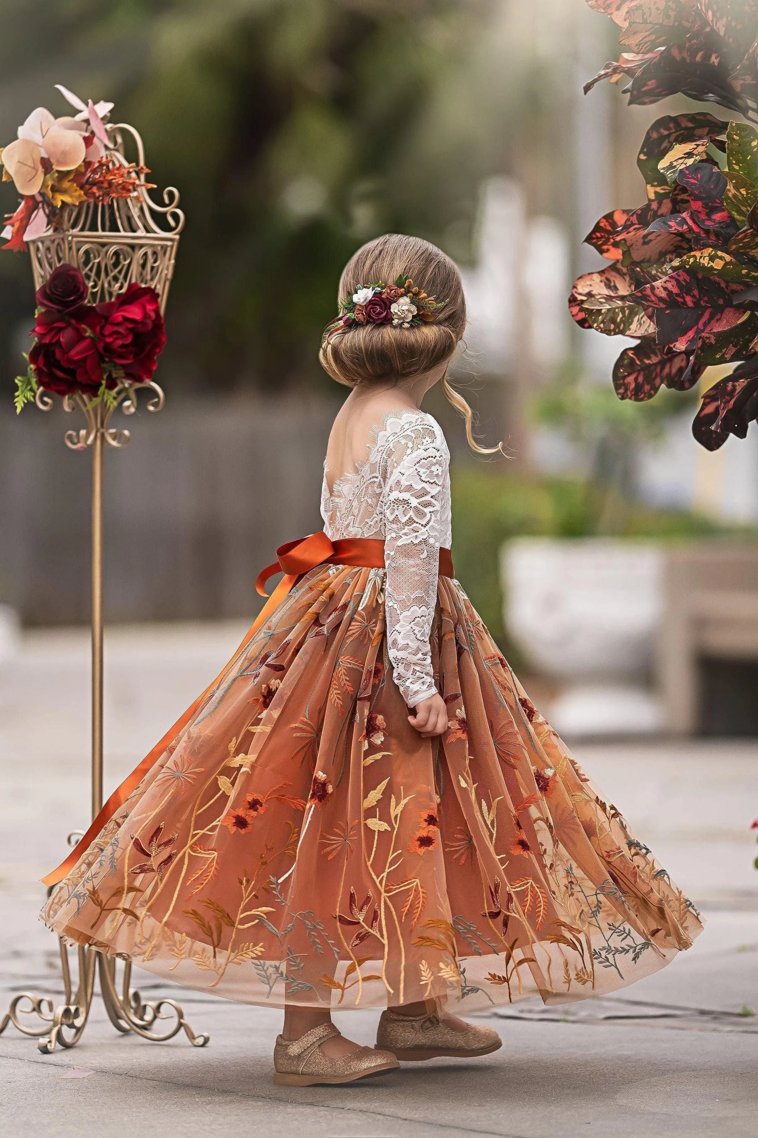 Whimsical A-Line Scoop Neck Long Sleeve V-Back Floor-Length Outdoor Flower Girl Dress