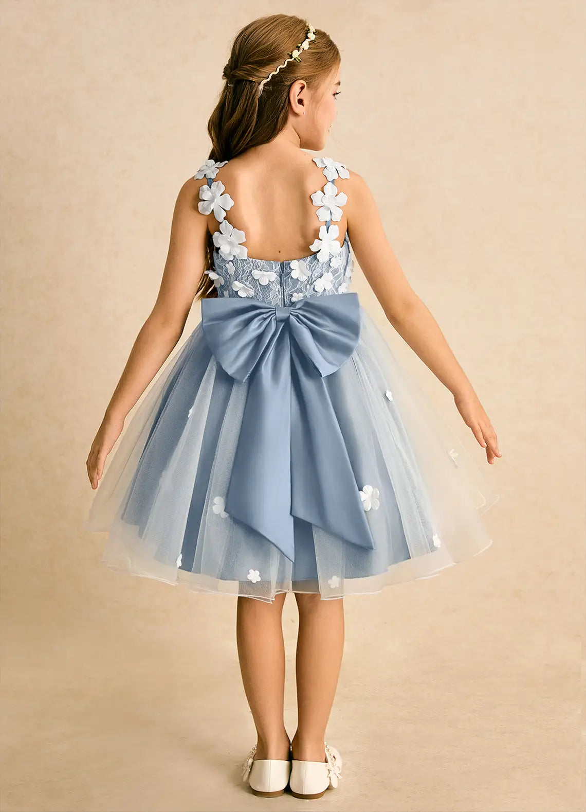 Whimsical A-Line Sweetheart Neck Spaghetti Straps V-Back Knee-Length Formal Flower Girl Dress