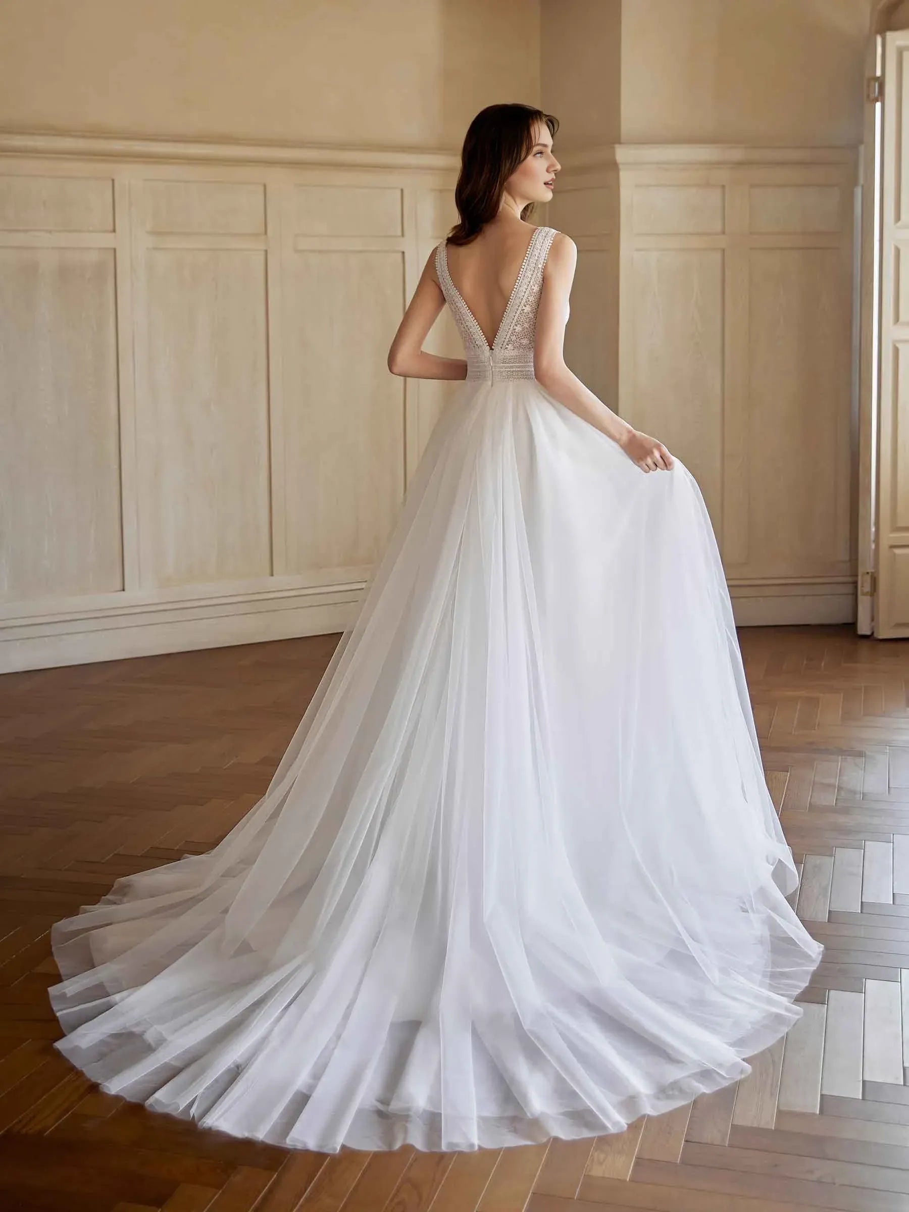 Airy A-Line V-Neck Sleeveless Floor-Length Wedding Dress