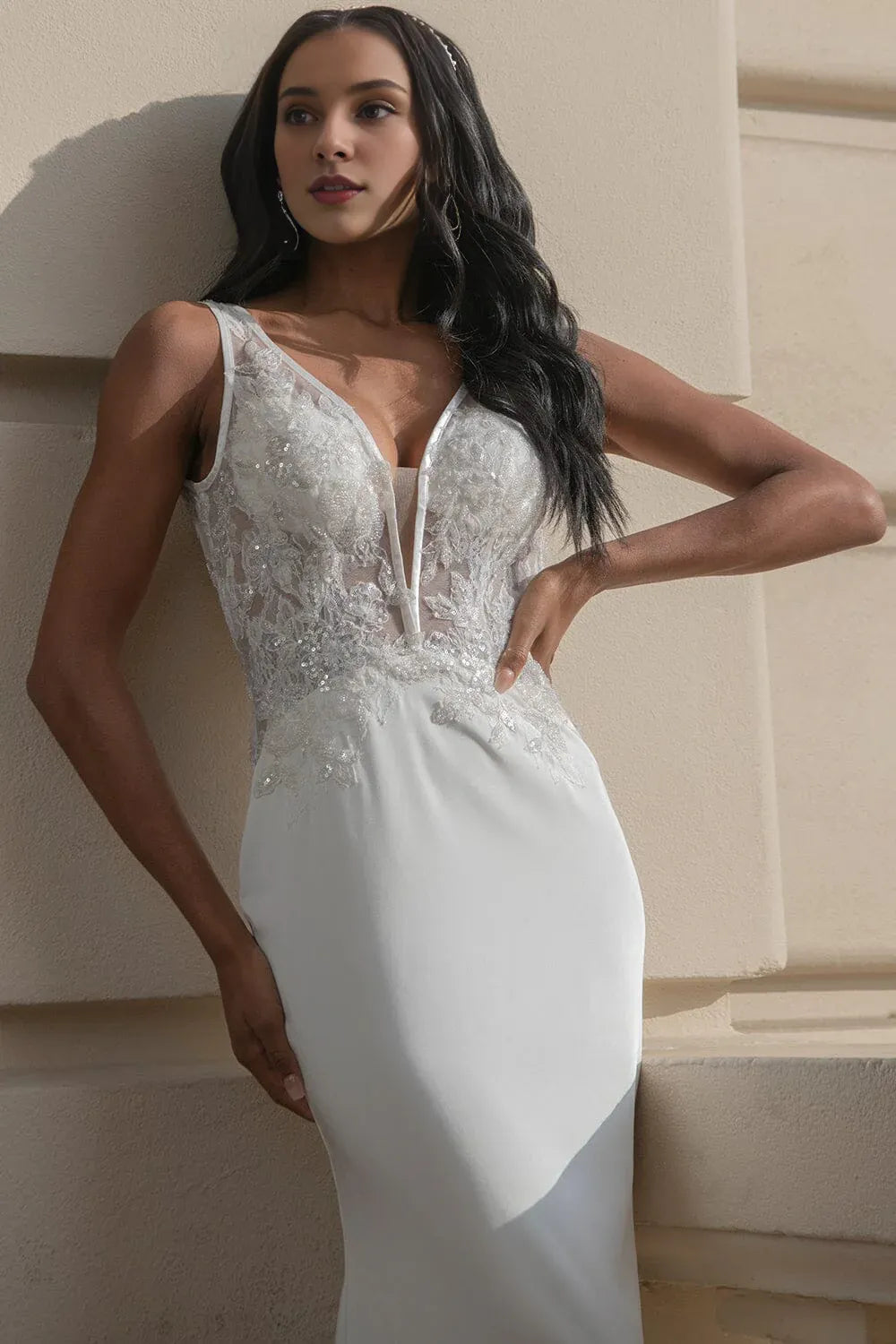 Alluring Mermaid Plunging-Neck Sleeveless Floor-Length Wedding Dress
