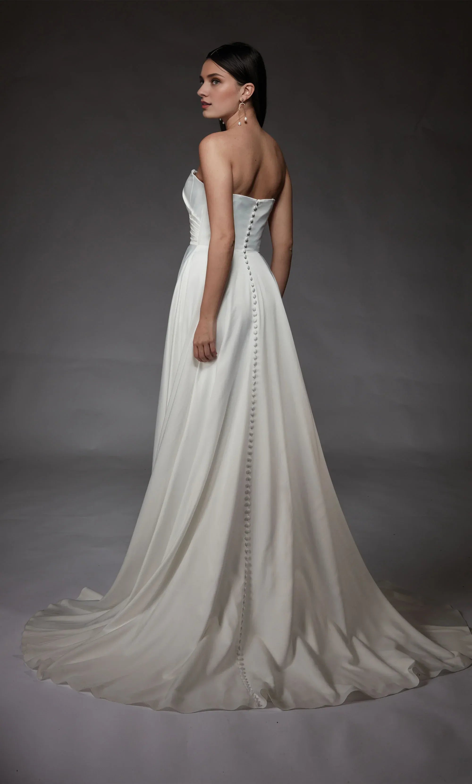 Bold A-Line Strapless Sweetheart-Neck Floor-Length Wedding Dress
