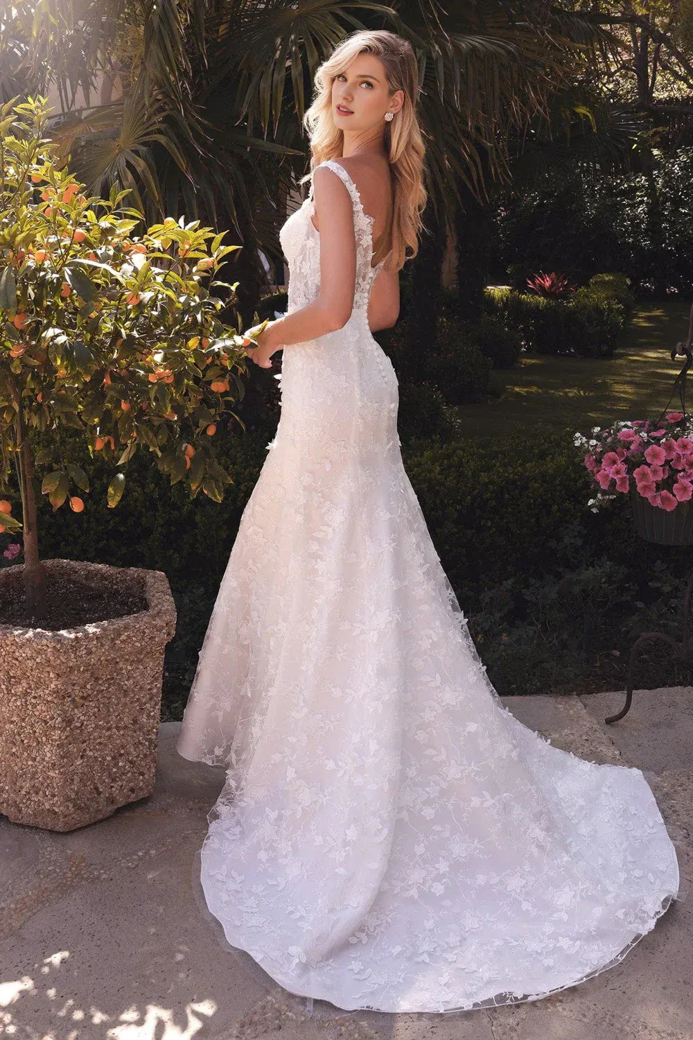 Breathtaking Mermaid Plunging-Neck Sleeveless Floor-Length Wedding Dress