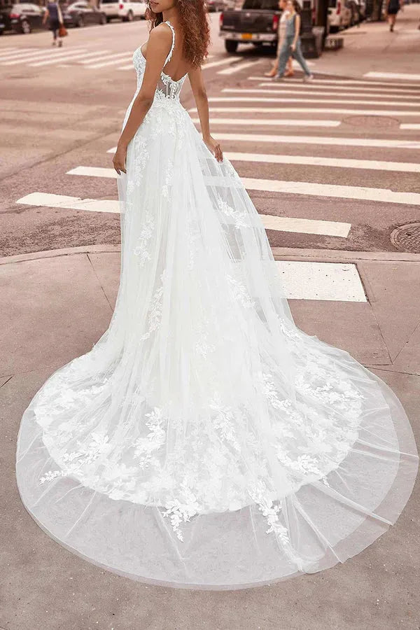 Breathtaking Plunging V-Neck Spaghetti-Strap Mermaid Floor-Length Wedding Dress
