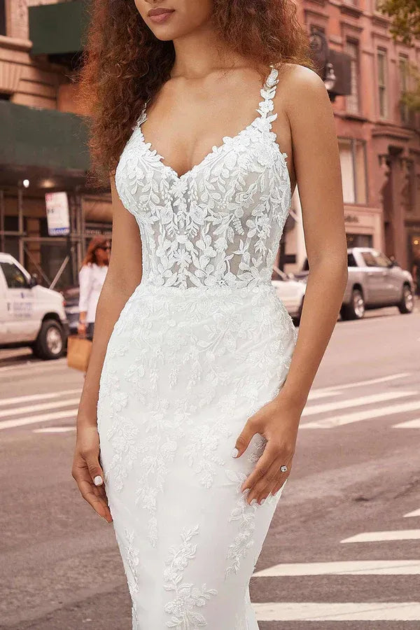 Breathtaking Plunging V-Neck Spaghetti-Strap Mermaid Floor-Length Wedding Dress