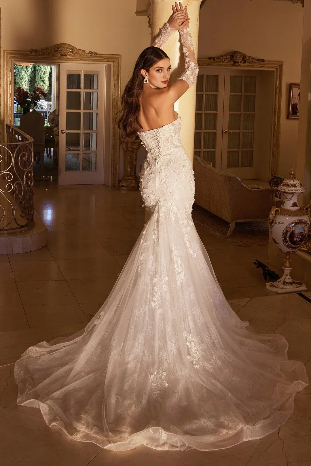 Captivating Mermaid Strapless Long-Sleeve Floor-Length Wedding Dress