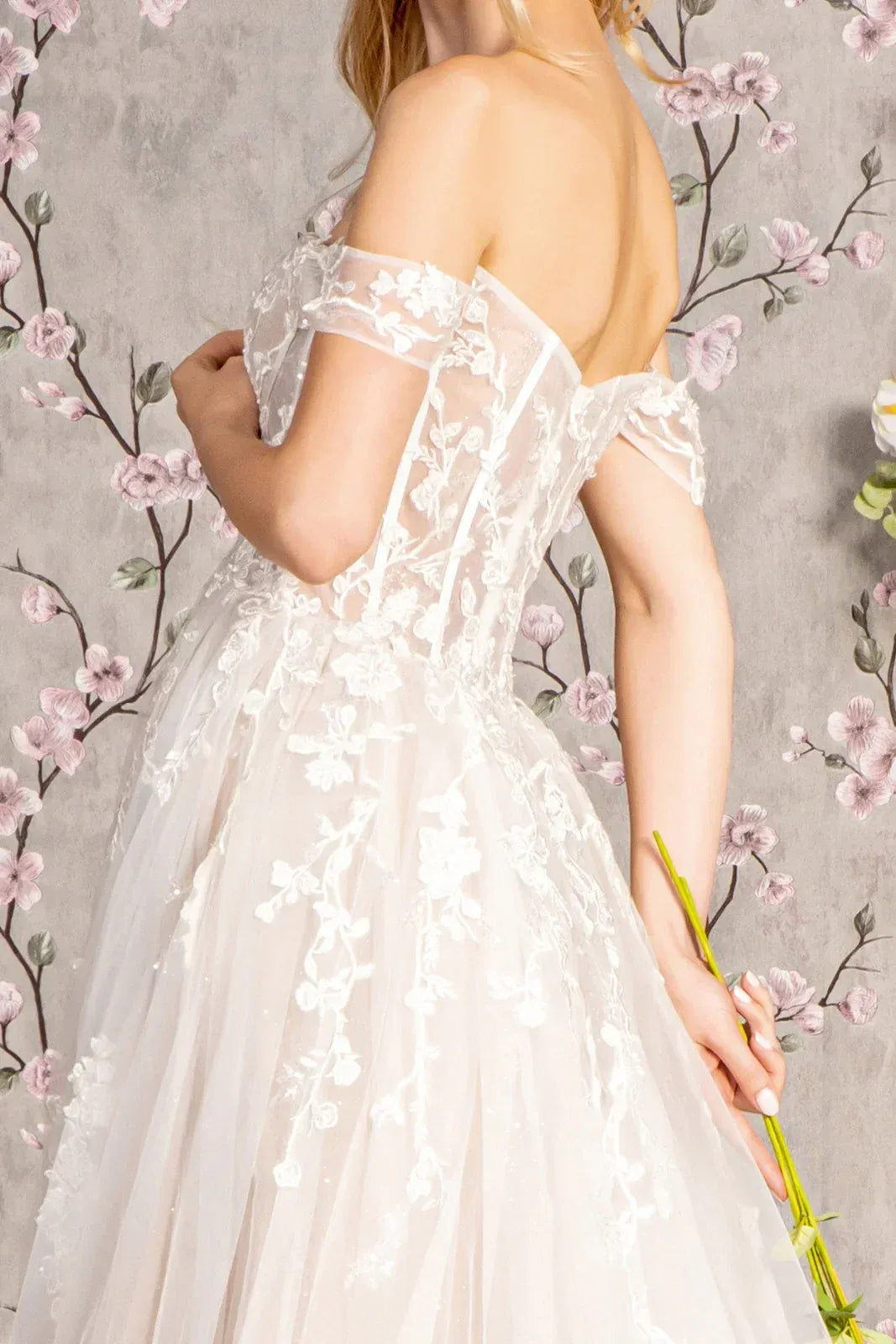 Divine A-Line Sweetheart-Neck Off-the-Shoulder Floor-Length Wedding Dress