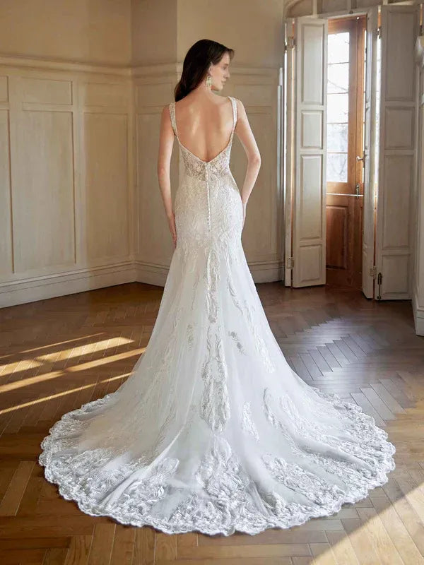 Elegant Mermaid Plunge-Neck Sleeveless Floor-Length Wedding Dress