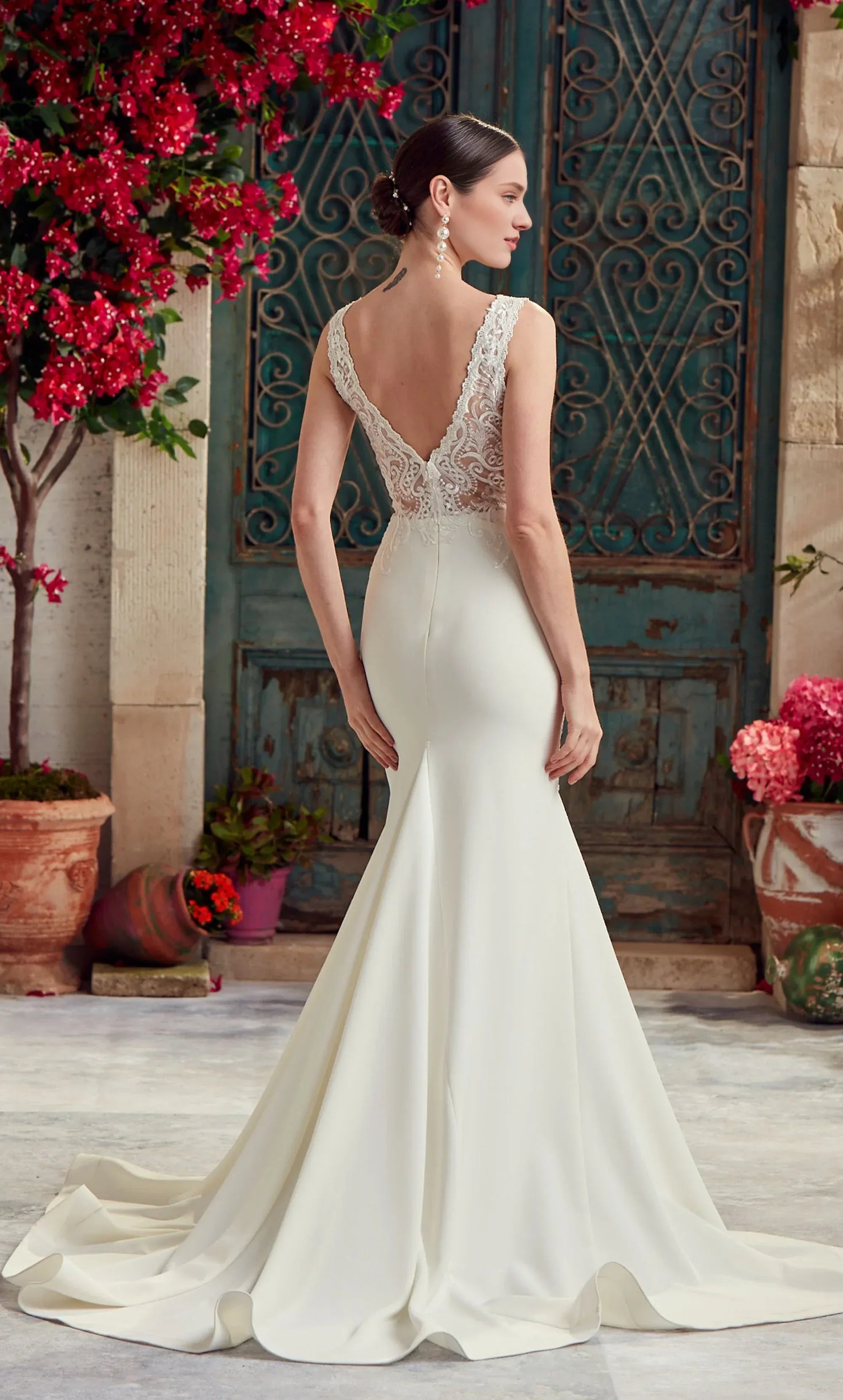 Exquisite Lace Mermaid V Neck Low Back Train Wedding Dress