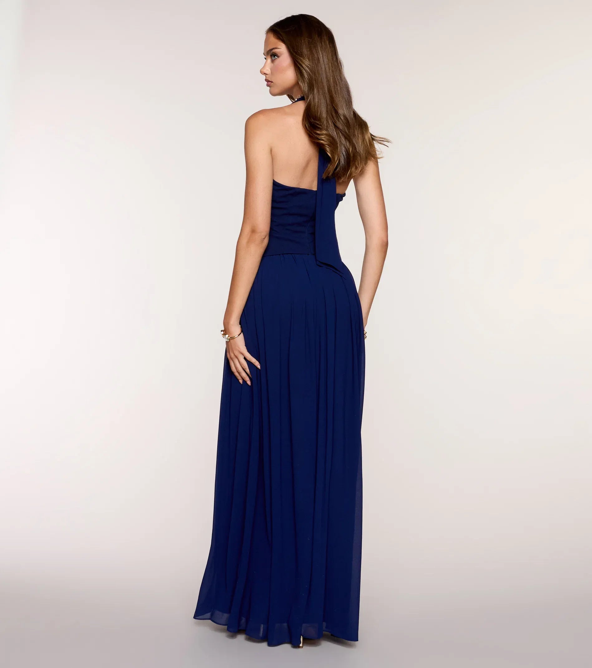 Elegant Navy A‑Line Halter V‑Neck Corset Open Back Flowy Floor Length Wedding Guest Dresses