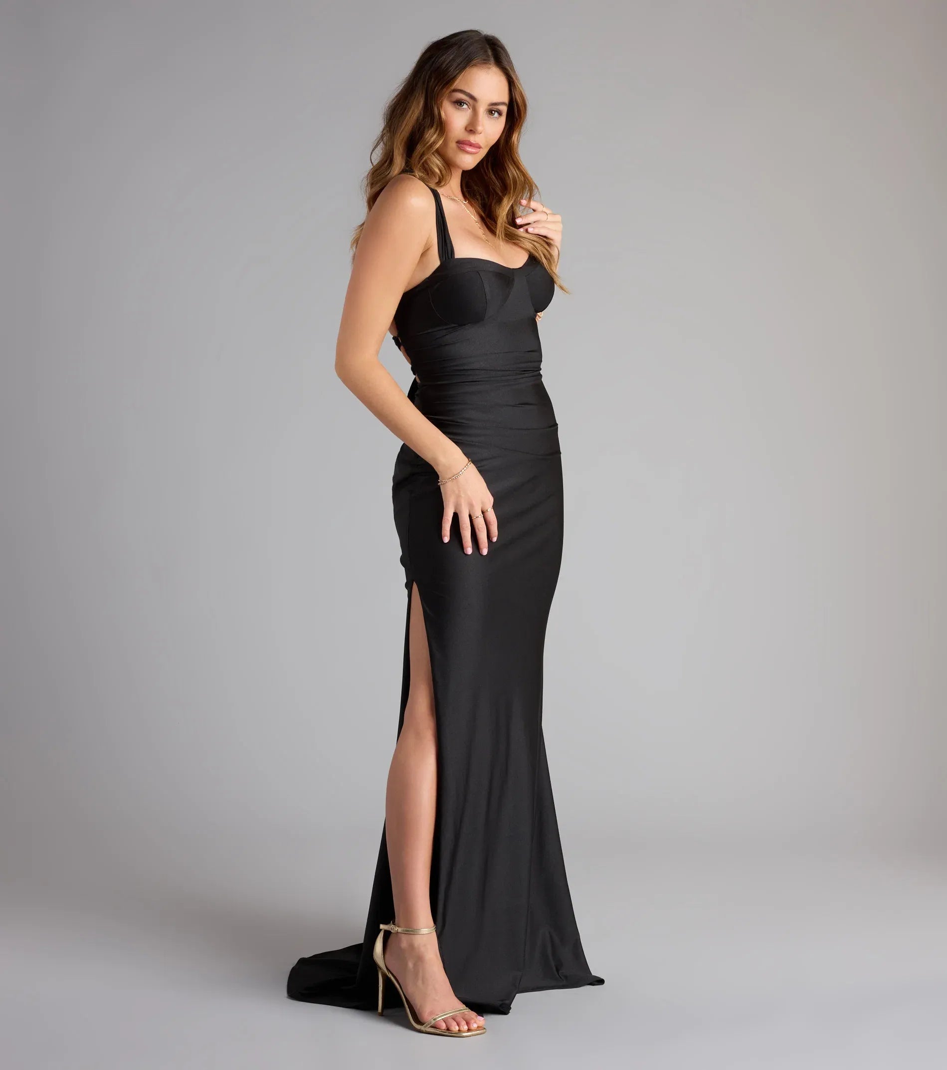 Sleek Black Mermaid Sweetheart Halter Lace‑Up Back Slit Floor Length Wedding Guest Dresses