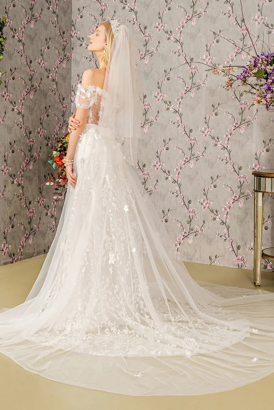 Radiant A-Line Sweetheart-Neck Off-the-Shoulder Floor-Length Wedding Dress