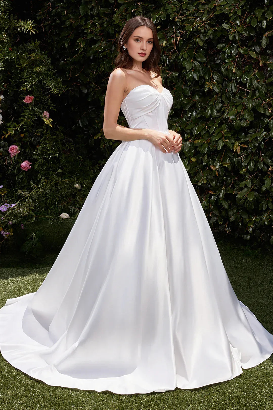 Regal Ball-Gown Strapless Floor-Length Wedding Dress