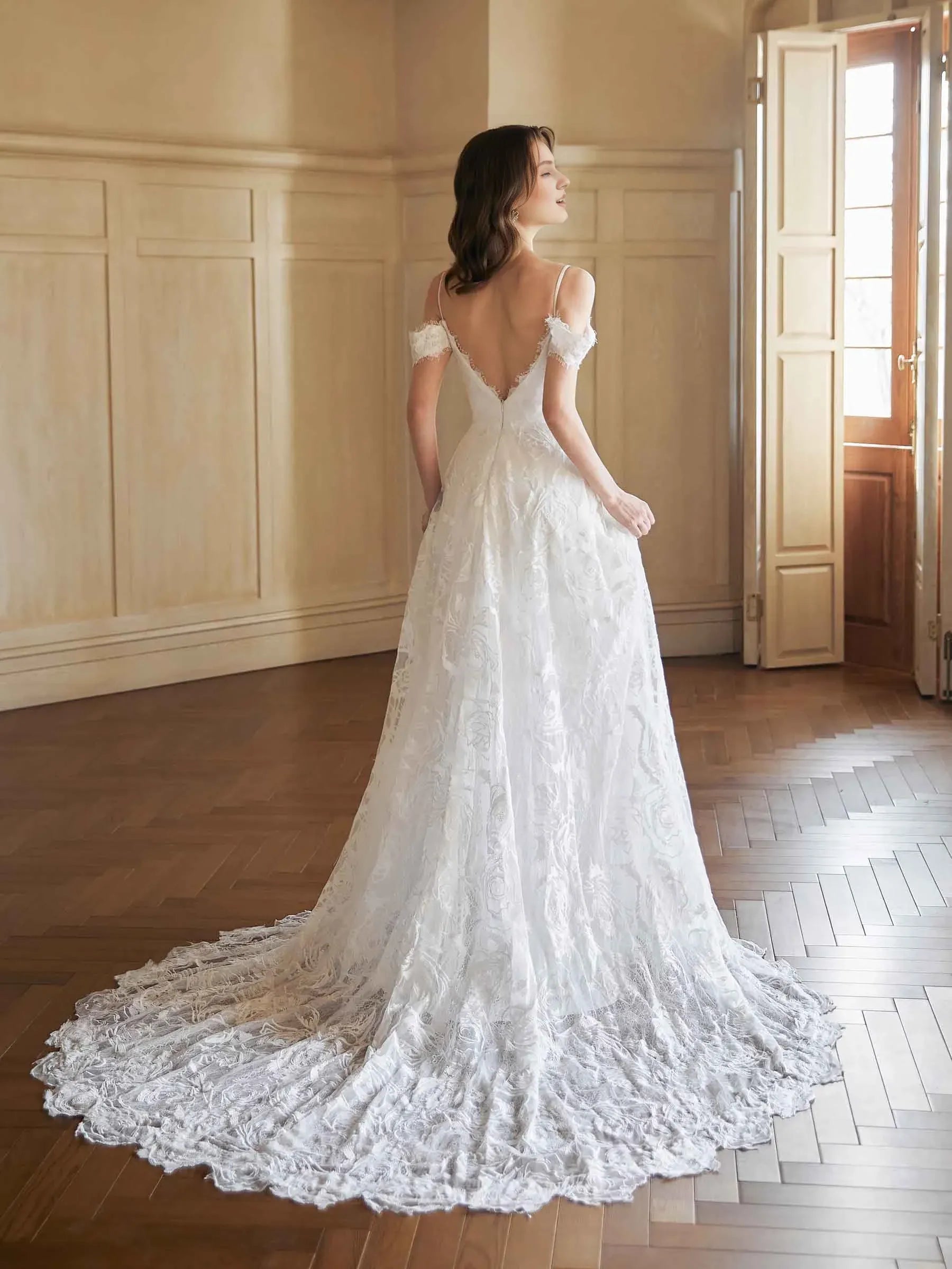 Romantic A-Line Sweetheart-Neck Off-the-Shoulder Floor-Length Wedding Dress