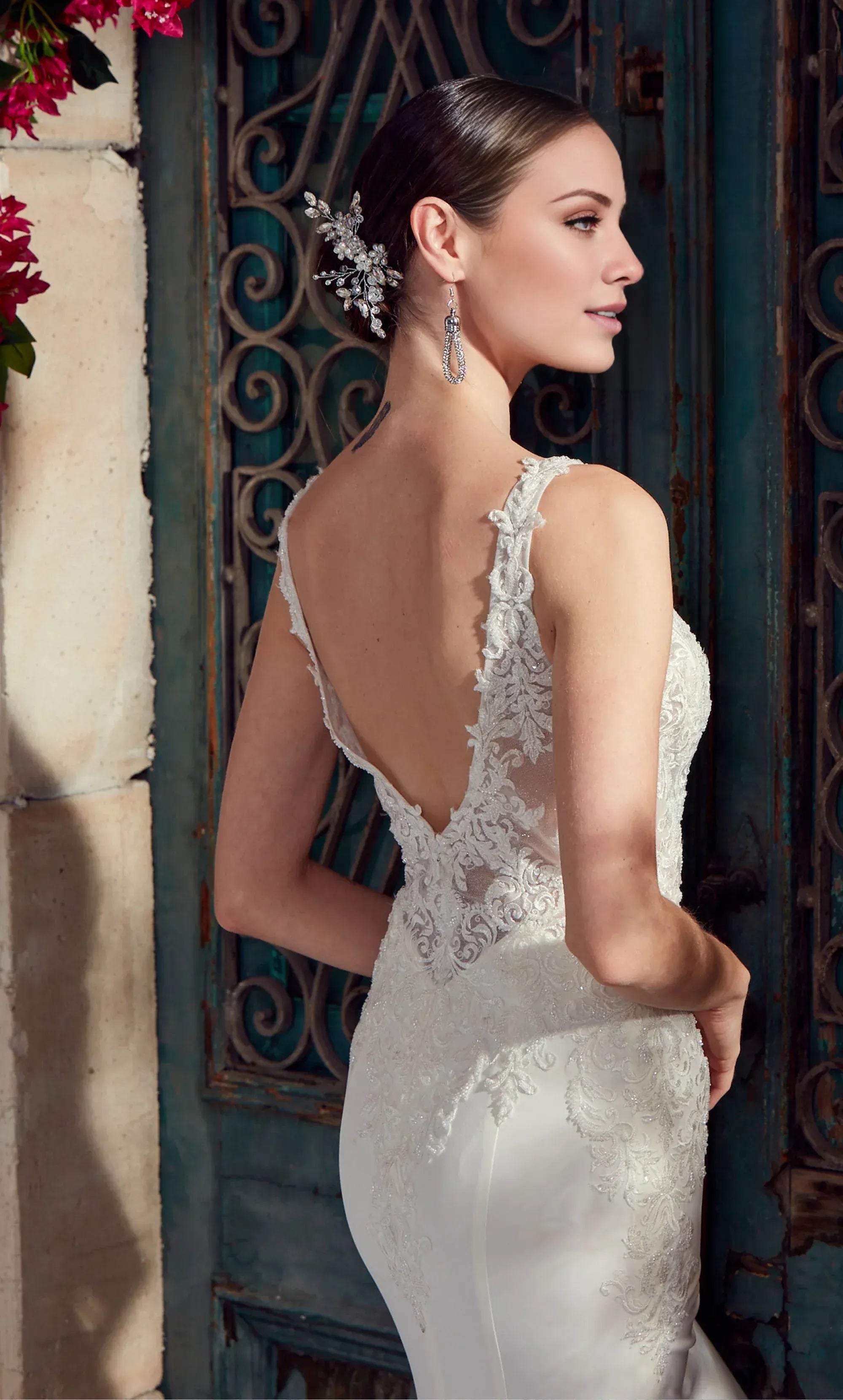 Romantic Lace Mermaid V Neck Spaghetti Strap Low Back Train Wedding Dress