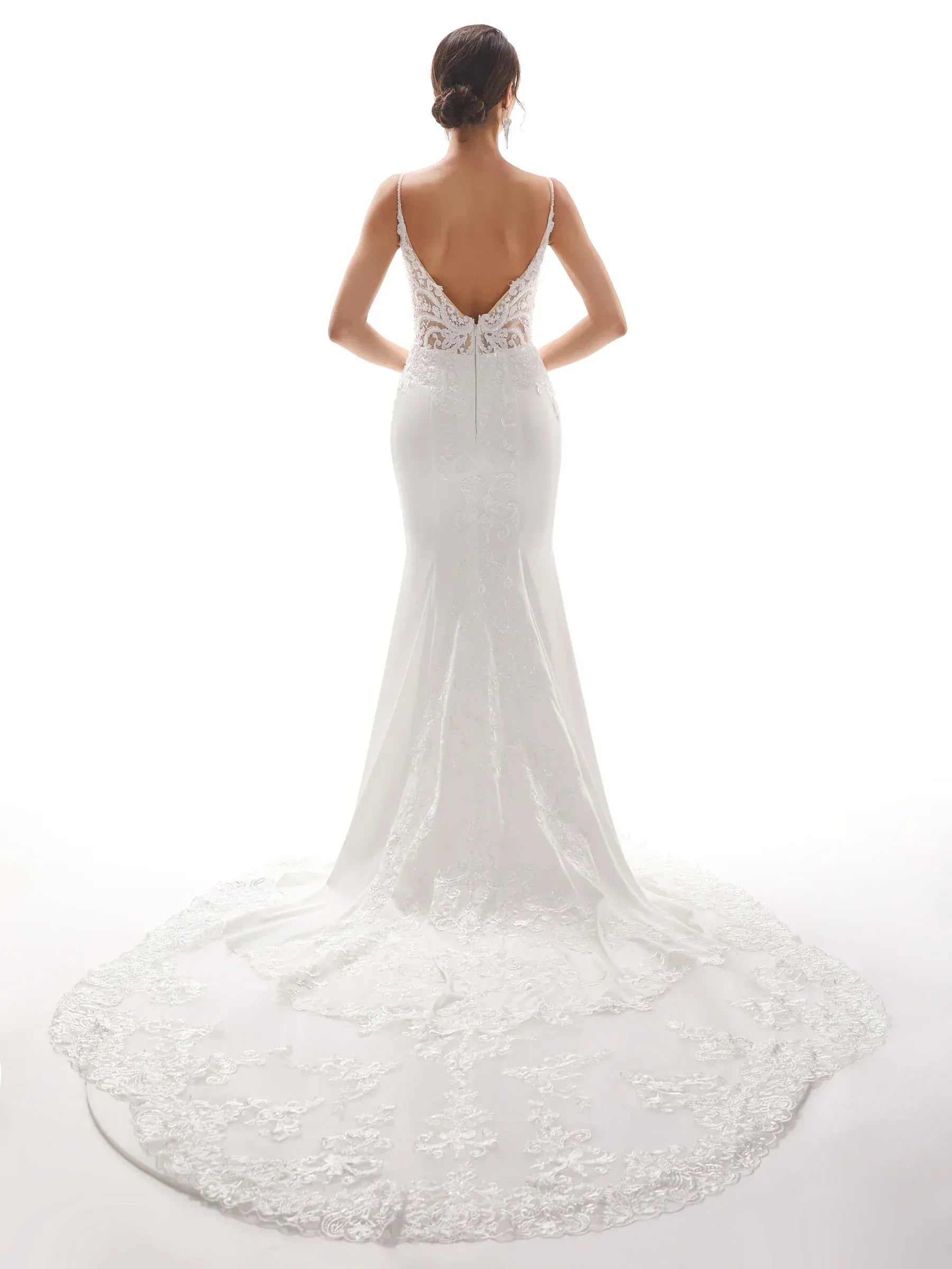 Sleek Mermaid Plunge-Neck Spaghetti-Strap Floor-Length Wedding Dress