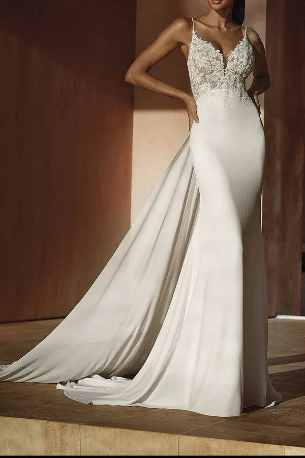 Striking Plunging V-Neck Spaghetti-Strap Mermaid Floor-Length Wedding Dress