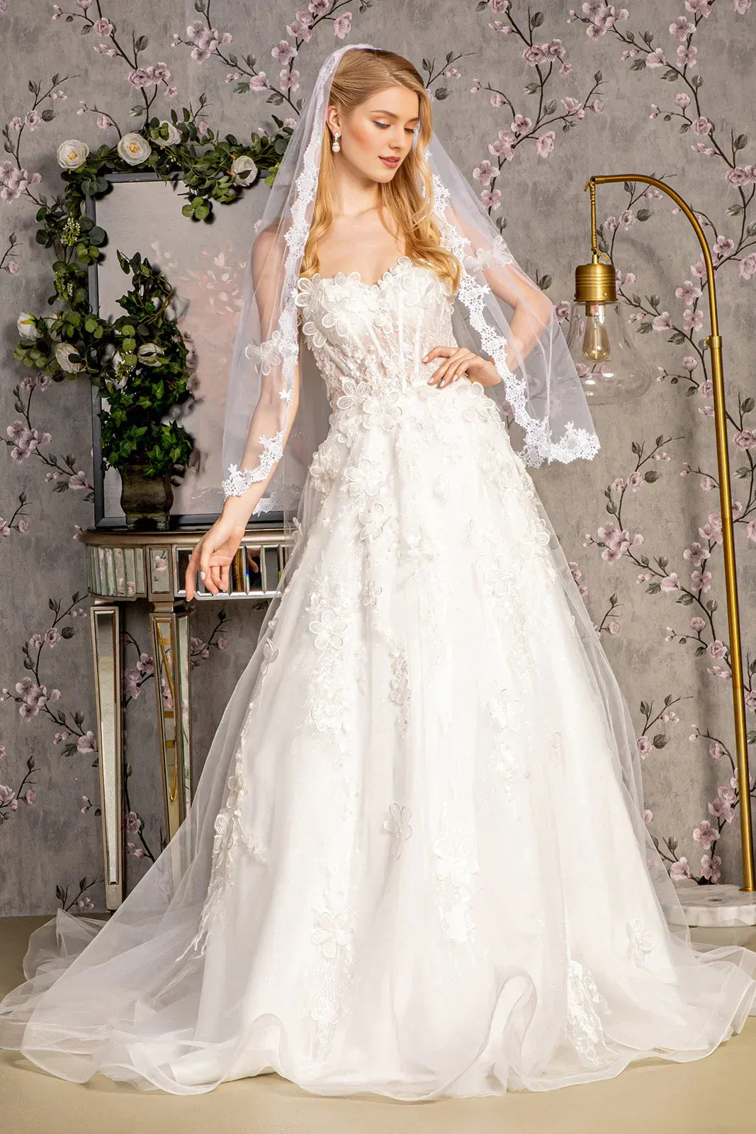 Stunning A-Line Sweetheart-Neck Strapless Floor-Length Wedding Dress
