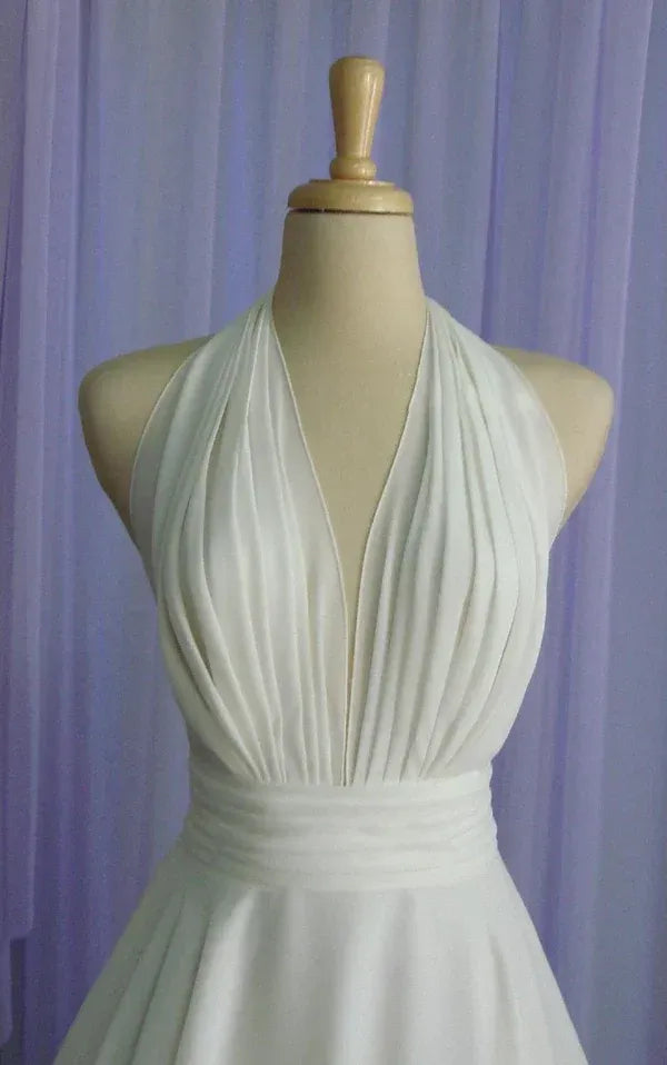 Vintage-Inspired A-Line Halter-Neck Sleeveless Tea-Length Wedding Dress