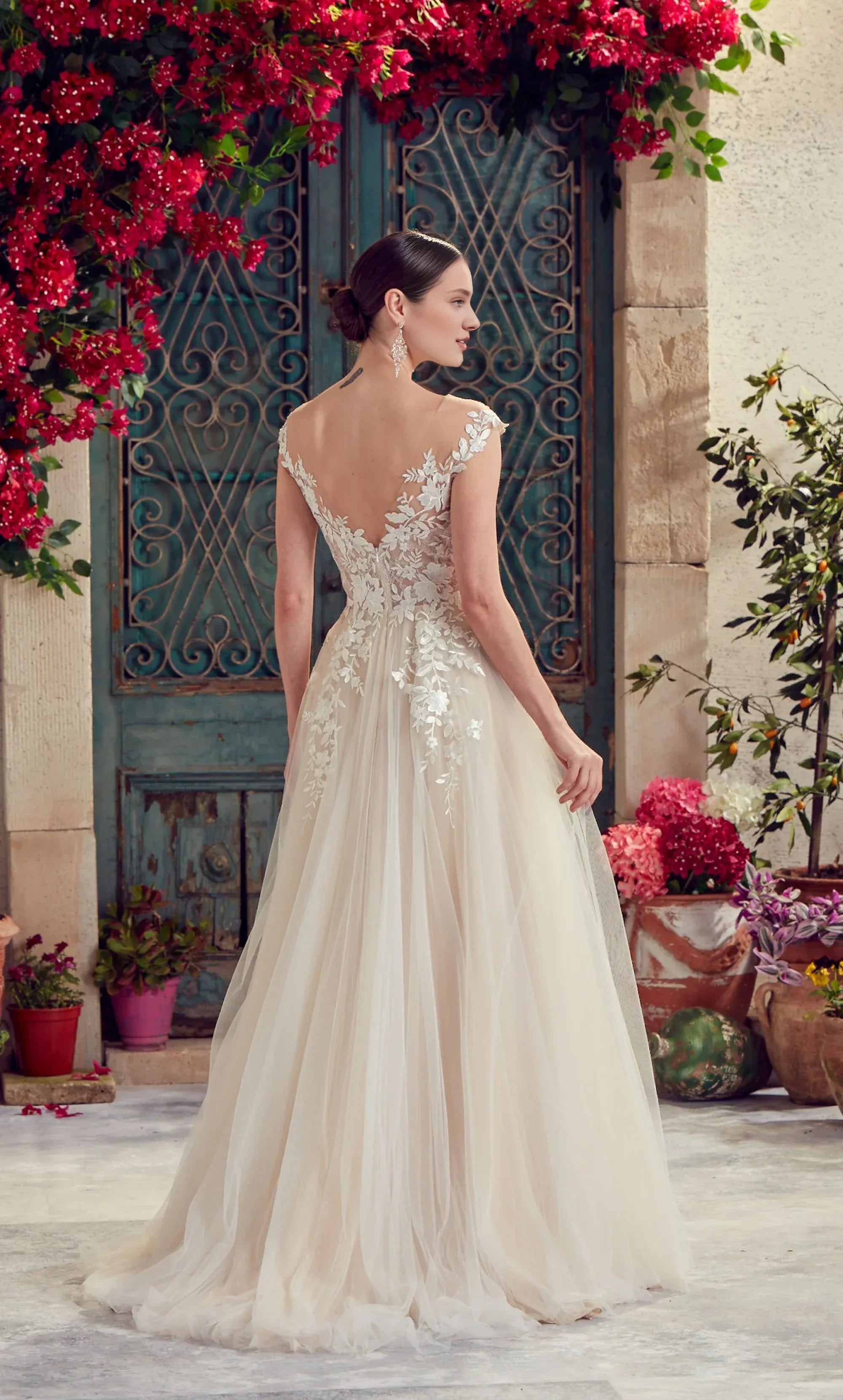 Whimsical A-Line Illusion-Neck Lace Floor-Length Wedding Dress
